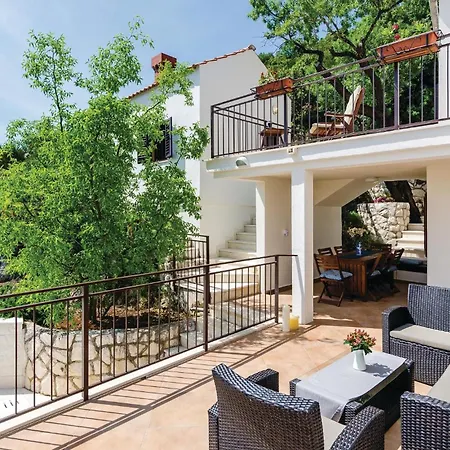 Two-bedroom In Vakantiehuis Oslje