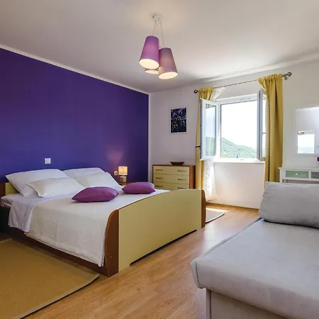 Vakantiehuis Two-bedroom In *